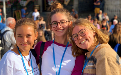 3-girls-at-soft-landing-camp _ Tab 3 407x255 px